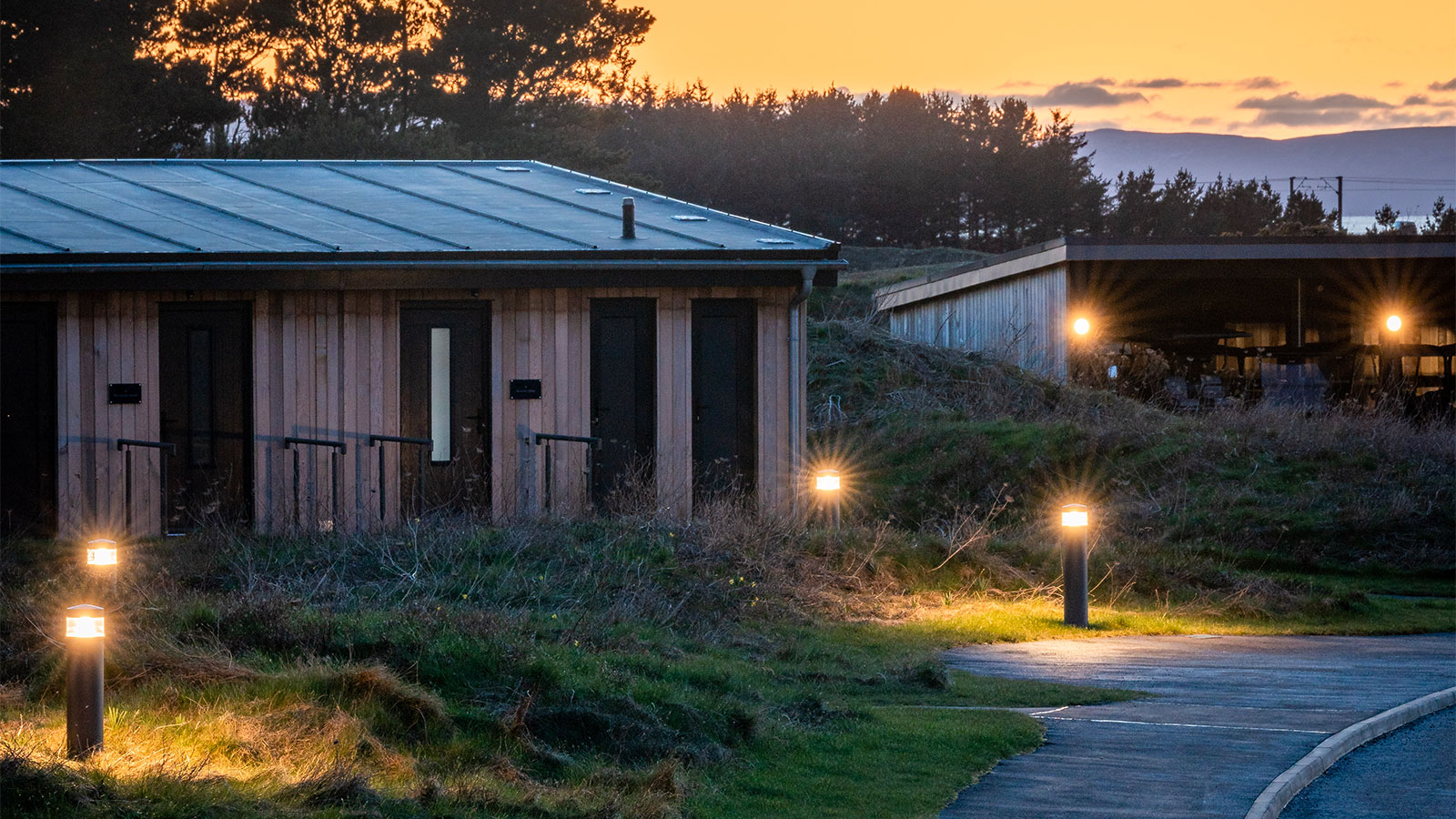 Arcluce KLOU180 beleuchtet die Außenanlagen des Dundonald Links Golf Resort an der schottischen Küste